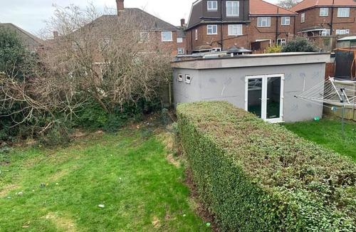 Havering Park House | House Sleeps 6 with Garden, Parking