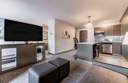 Winnipeg Hotel | Hyatt House Winnipeg-South/Outlet Collection
