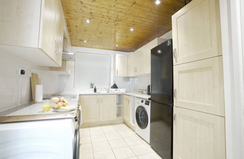 Sudbury Apartment | Ideal for contractors, relocaters, families