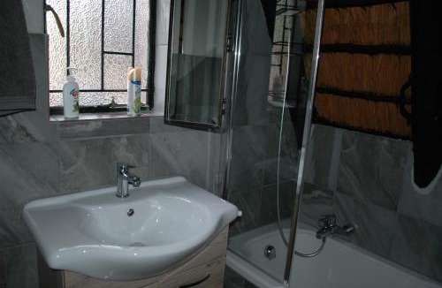 Buffelspoort Apartment | Iketla-Riverfront Chalet in Magaliesberg Biosphere
