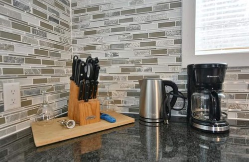 The Blue Mountains Ski Chalet | Indoor heated pool and Sauna- 8 Bedroom Chalet "Left Bank Onsis" @ Blue Mountain