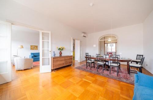 Carrobbio Apartment | Intrho - Casa Torino 64 Elegant Apartment for 10