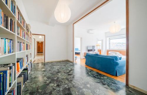 Carrobbio Apartment | Intrho - Casa Torino 64 Elegant Apartment for 10
