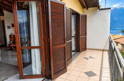 Pino Lago Maggiore Apartment | 2-room apartment with balcony and beautiful lake view