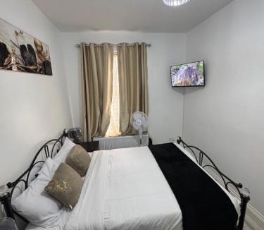 Upper Edmonton House | Ivery House - Walking distance to Tottenham Stadium