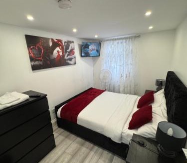 Upper Edmonton House | Ivery House - Walking distance to Tottenham Stadium
