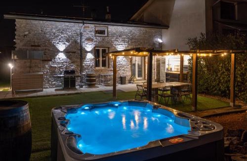 Lipomo Villa | K10 Luxury Villa, Pool, Private Spa, Gym & Garden, Como
