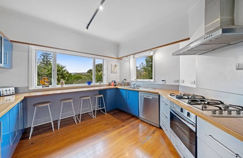 Paraparaumu Beach Cottage | Kapiti Getaway - Paraparaumu Beach Rental
