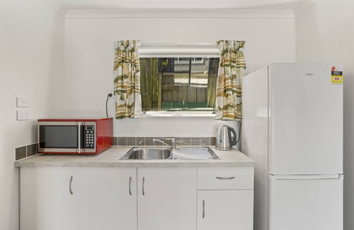 Karori House | Karori Kabin - Karori Holiday Home