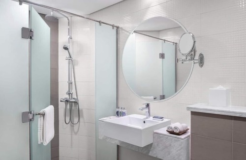 Al Wasl House | King or Twin Studio Near Mazaya Shopping Centre