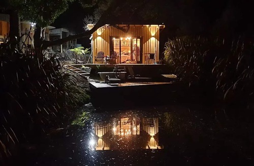 Upper Moutere Cottage | Kissing Gate Escape: top 14 in world TripAdvisor