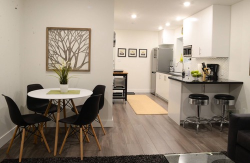 Kitsilano House | Kitsilano Oasis: Quiet and Spotlessly Clean Garden Suite with King Bed ★ ★ ★ ★ ★