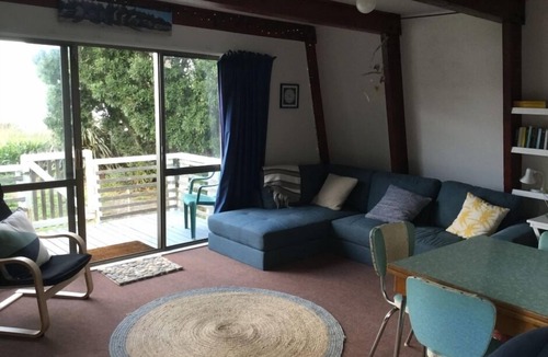 Pongaroa Cabin | Kiwi Bach by the Beach