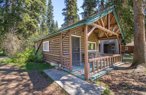 East Kootenay Cabin | Kootenay Park Lodge