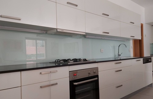 Jerusalem City Centre Apartment | Kosher Spacious 4BR Property in City Center