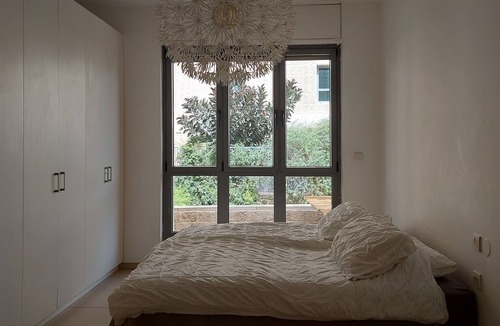 Jerusalem City Centre Apartment | Kosher Spacious 4BR Property in City Center