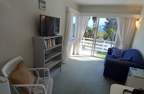 Amodeo Bay Cottage | Kotare Coastal Cottage ~ Papa Aroha