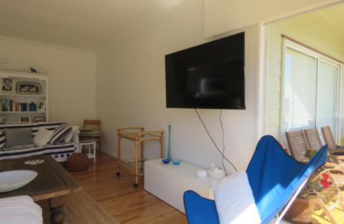 Coopers Beach House | Kotare Kottage - Beachfront Escape