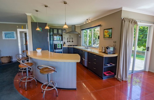 Patons Rock House | La Casa Al Mare - Golden Bay Beach House