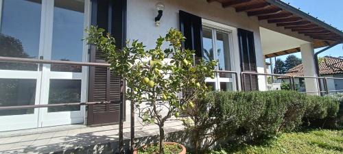 Angera House | La Casa di Rina
