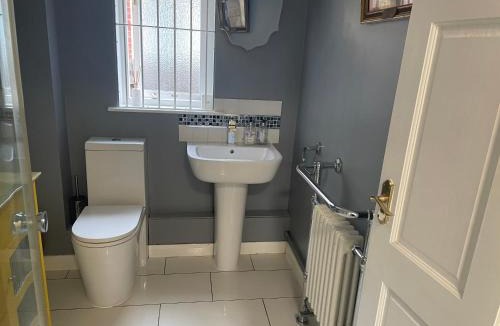Peterborough House | La Mignonne Aketoise