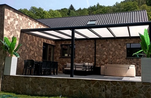 Comblain-au-Pont Villa | La Villa "les pieds dans l'eau"