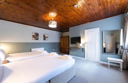 George Green House | Laburnum Guest House - Heathrow London T5
