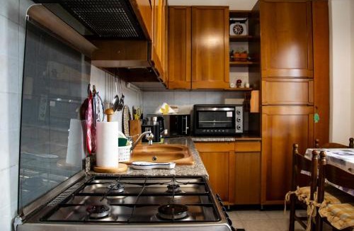 Varano Borghi Apartment | LaCasaDeiNonni - Laghi&Relax