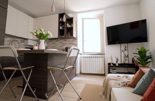 Carate Urio House | LaCasetta Como Lakeview Terrace renovated apt.