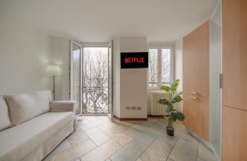 Lecco Apartment | Lake Como View - Suite Lakefront - Station 5', Wifi