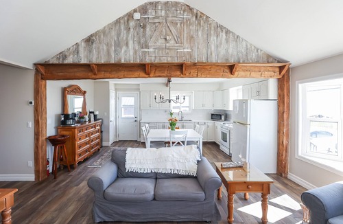Lowbanks House | Lake Front Retreat with boat access and private beach