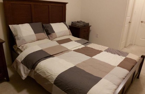 Grimsby Apartment | lake house