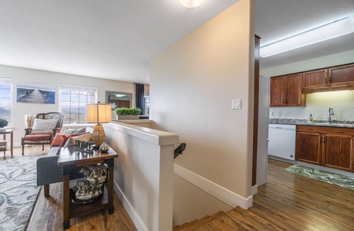Vernon Apartment | Lake View Hideaway - 3 bed, 2 bath, sleeps 8