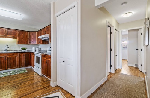 Vernon Apartment | Lake View Hideaway - 3 bed, 2 bath, sleeps 8