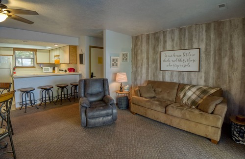 Sunrise Beach Condo | Lakefront, 2 Bed, 2 Bath with Boat Slip!! >>20% Discount on 1st 3 bookings<<