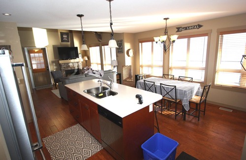 Westshore Estates Cottage | Lakeside cottage along La Casa Cottage Resort