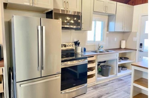 Scugog Cottage | Lakeside Cottage Getaway South Shore Lake Scugognn