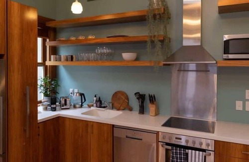 Wellington Apartment | Lambton Quay Loft - Sleeps 10