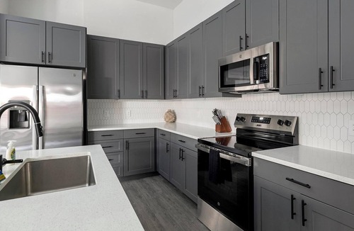 MLK Apartment | Landing | Incredible 2BD, Game Room, Pool