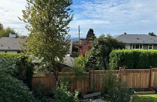 Upper Lonsdale House | Large 2 bedroom private suite