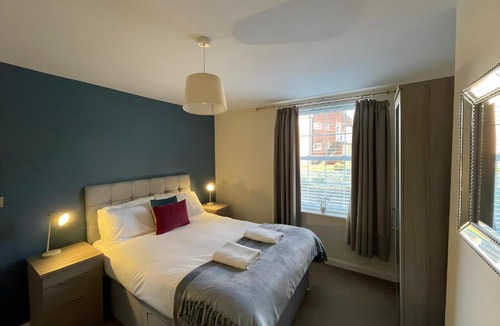 Castle Donington Apartment | Large Apartments next to East Midlands Airport with Free Gated Parking!