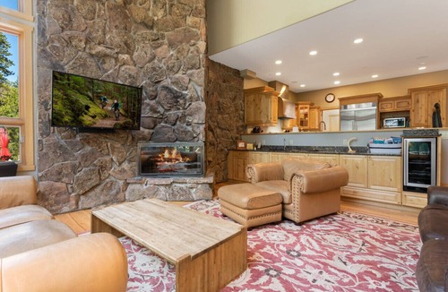 Vail House | Large East Vail Home - On Gore Creek & Bus Stop