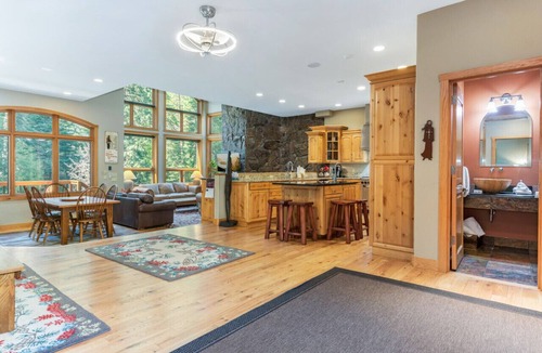 Vail House | Large East Vail Home - On Gore Creek & Bus Stop