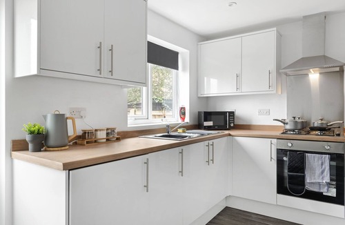 Nottingham House | Large House | Close to City Centre | 20% Discount
