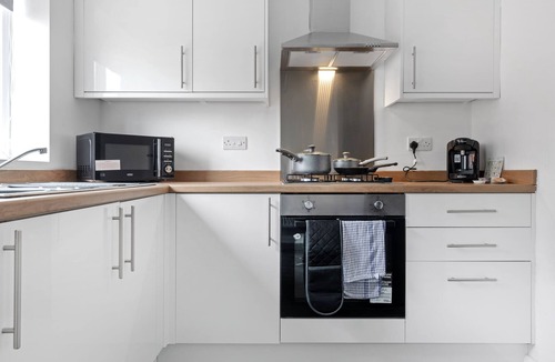Nottingham House | Large House | Close to City Centre | 20% Discount