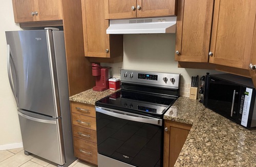 Okanagan-Similkameen Condo | Large Lakefront 3 Bed Condo With Gorgeous Osoyoos Lake and Mountain Views