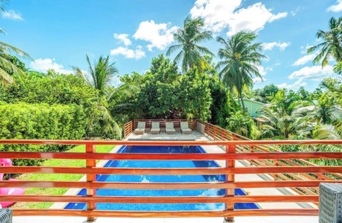Durants Villa | Large modern villa with pool on West Coast near beach & restaurants w/parking.