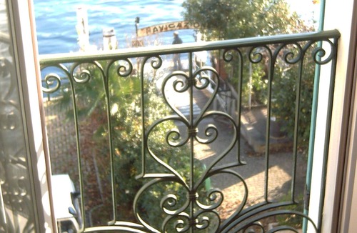 Carate Urio Apartment | LARIUS BALCONY ON THE LAKE - PARKING - WIFI