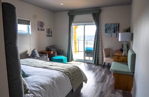 Les Collines-de-l'Outaouais Regional County Municipality Cabin | Le Bellevue Modern Lodge