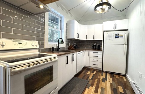 Sainte-Lucie-des-Laurentides Ski Chalet | Le1605 - Spa et Plage - Les Chalets Dans le Nord
